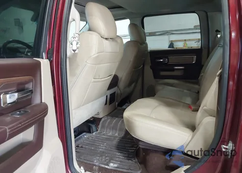 2017 Ram 1500 Laramie 4X4 5'7 Box z USA, uszkodzony, nr VIN 1C6RR7NT5HS539102